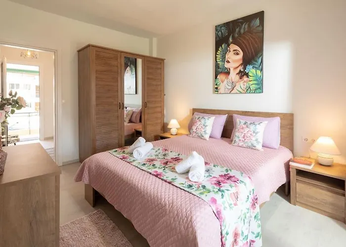 Afrodite's Cosy And Lovely